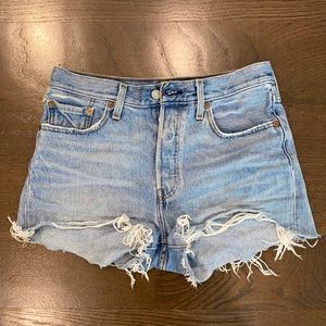 Levi’s denim shorts size 27 perfect condition